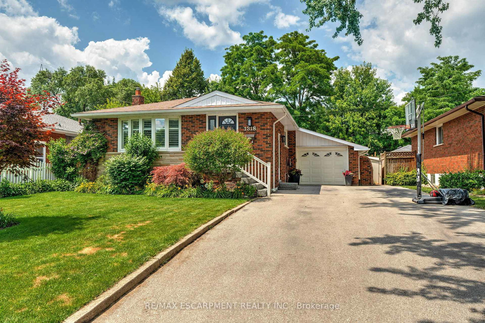 1318-rosemary-crescent-burlington-ontario-w12258360