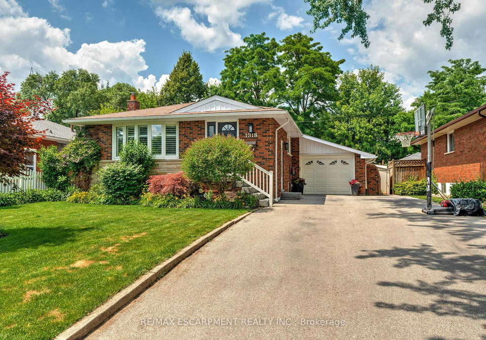 1318-rosemary-crescent-burlington-ontario-w12258360