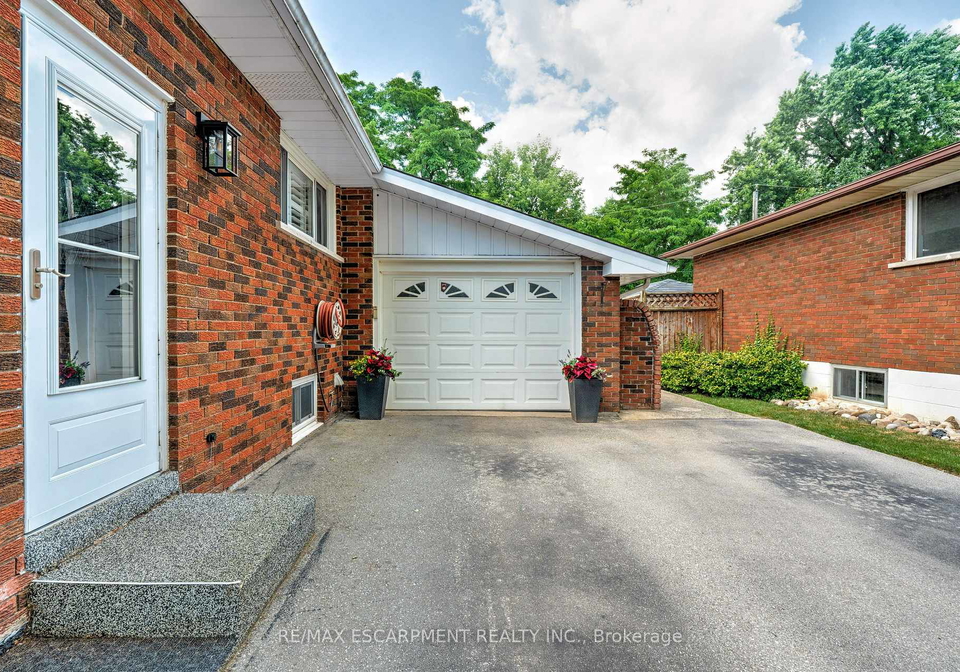 1318-rosemary-crescent-burlington-ontario-w12258360