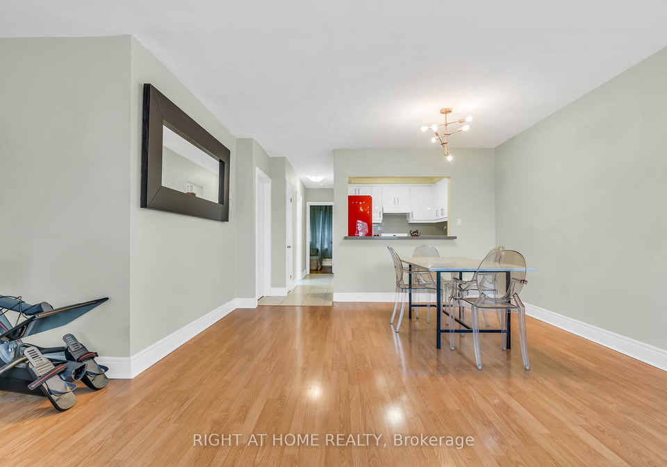2886-dufferin-street-north-york-ontario-w12258363