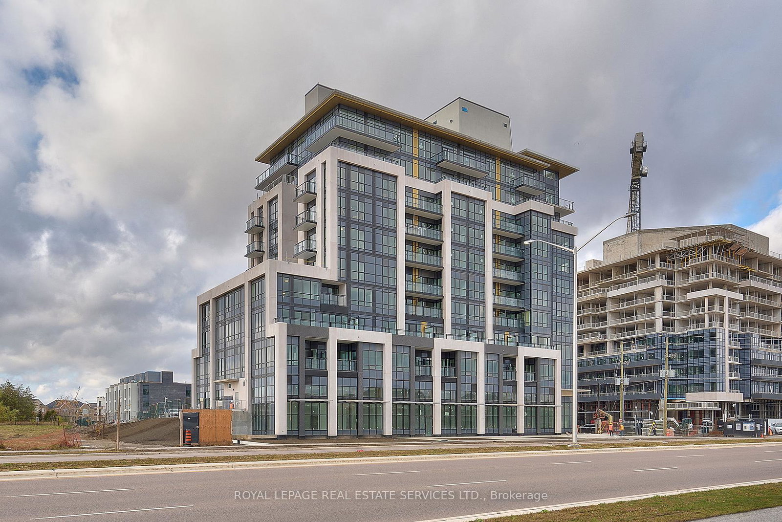 405-dundas-street-w-oakville-ontario-w12258718