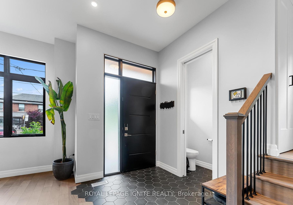 22-spears-street-toronto-ontario-w12259314