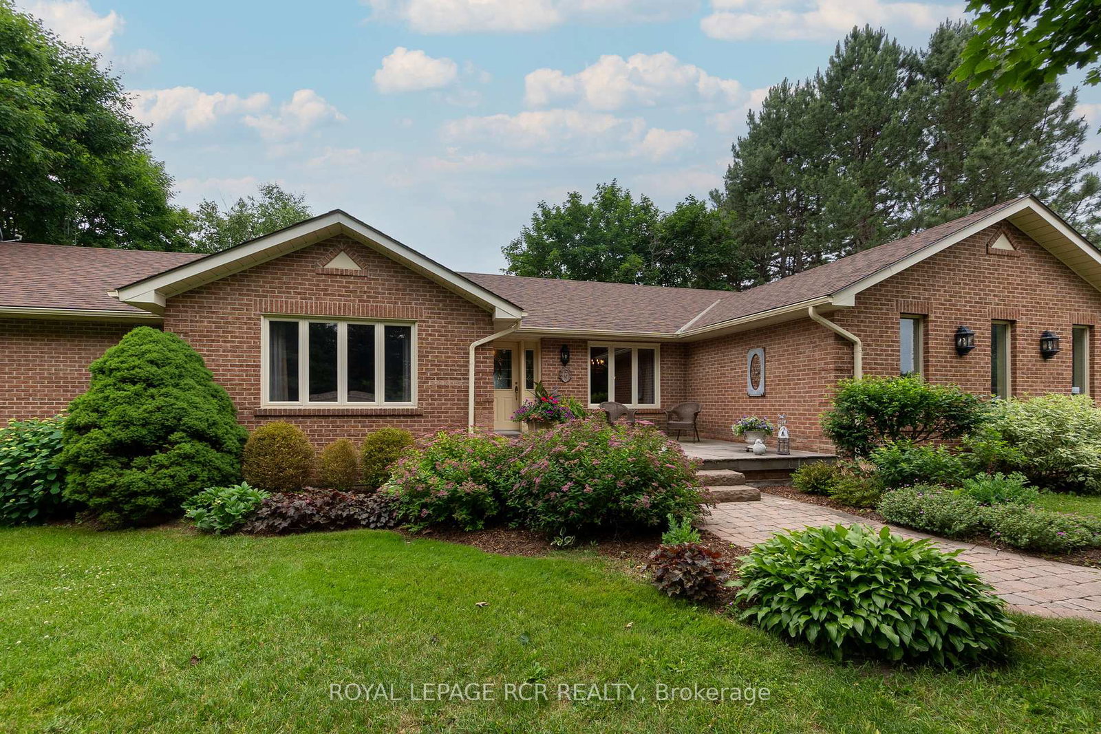 10989-halls-lake-sideroad-caledon-ontario-w12259361