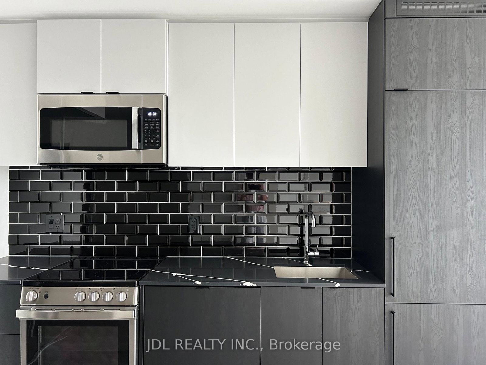 285-dufferin-street-toronto-ontario-w12259501