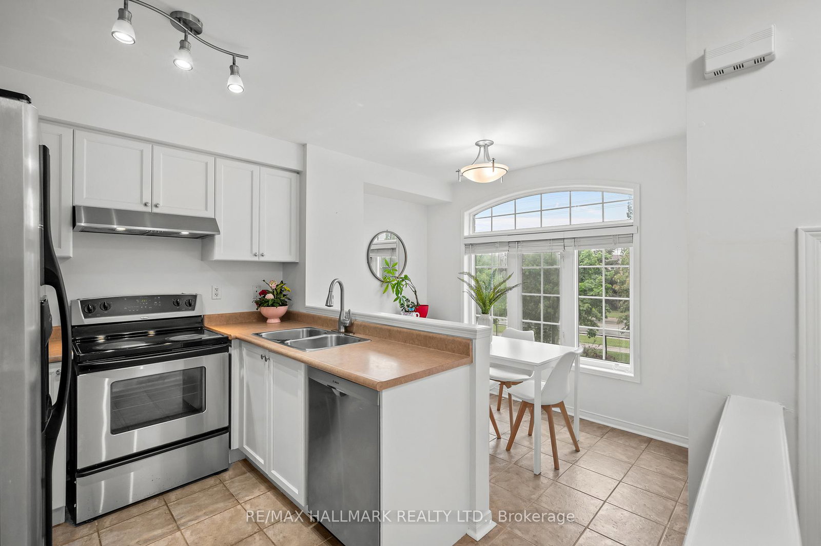 3301-redpath-circle-mississauga-ontario-w12259794