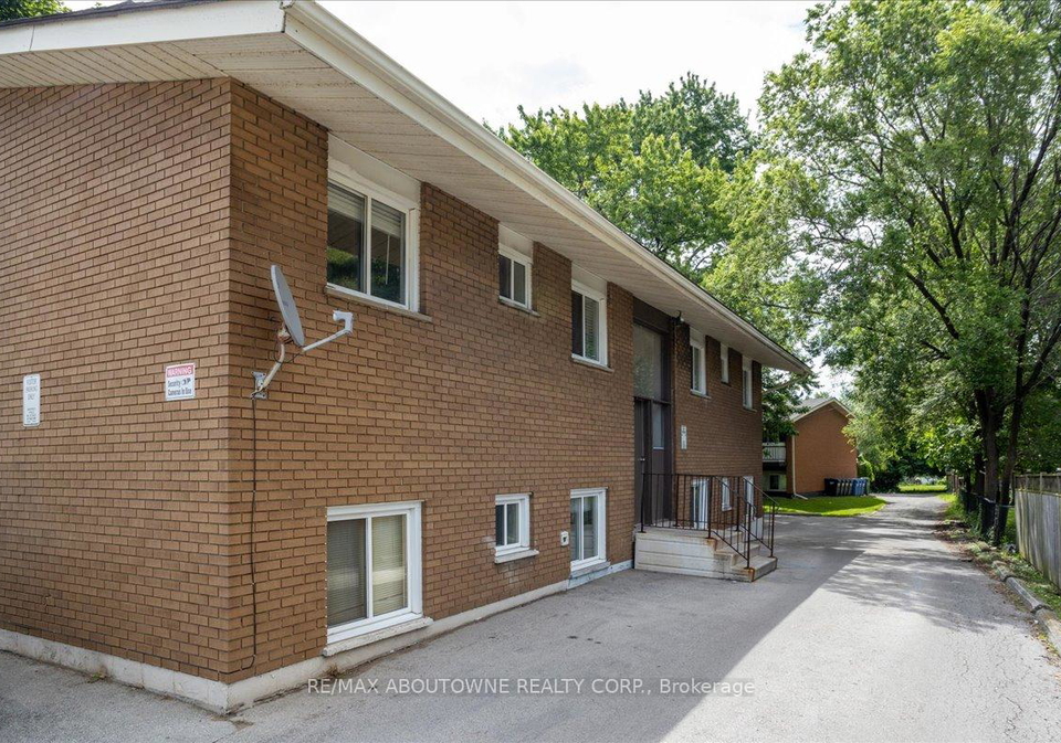 2344-queensway-drive-burlington-ontario-w12260160
