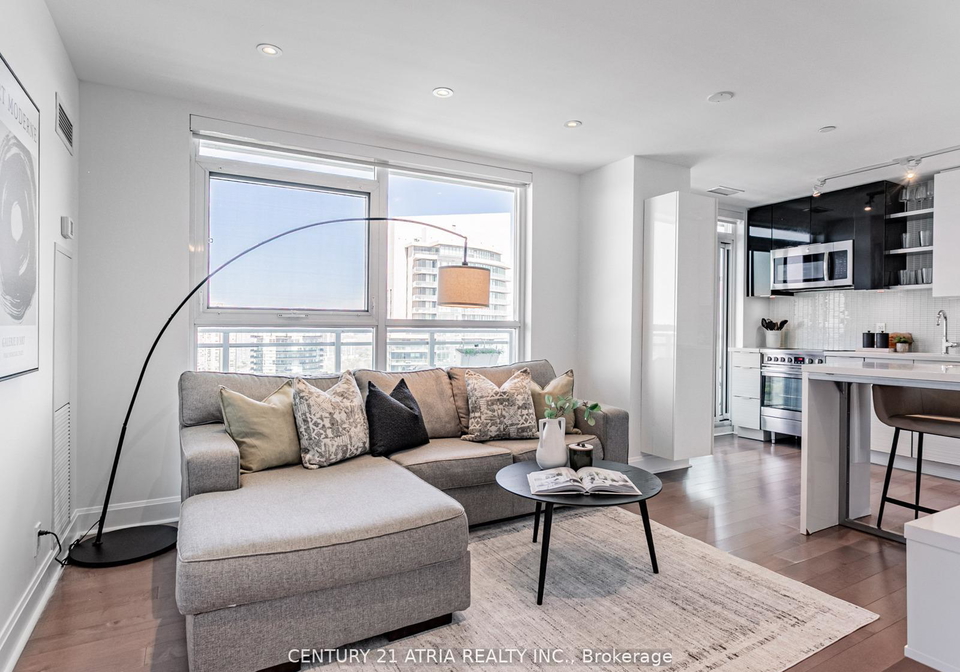 33-shore-breeze-drive-etobicoke-ontario-w12260958