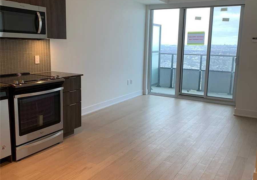 30-shore-breeze-drive-etobicoke-ontario-w12261437
