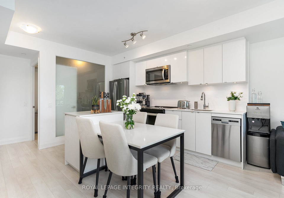 1461-lawrence-avenue-w-north-york-ontario-w12261657