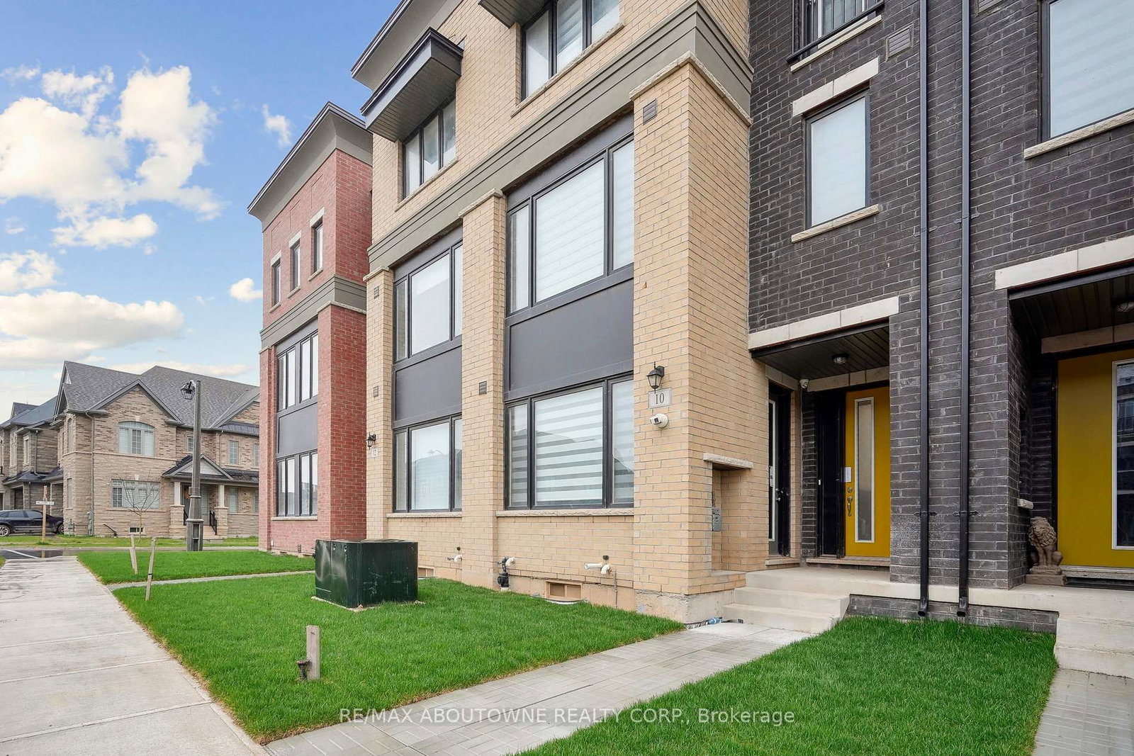 10-marvin-avenue-oakville-ontario-w12261717