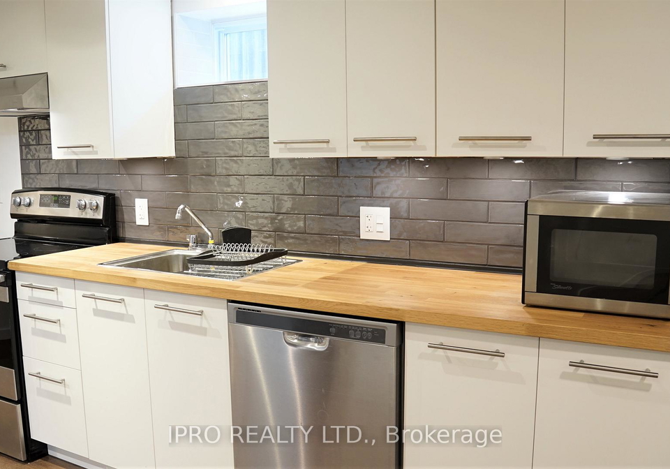 31-rotherham-avenue-toronto-ontario-w12261736
