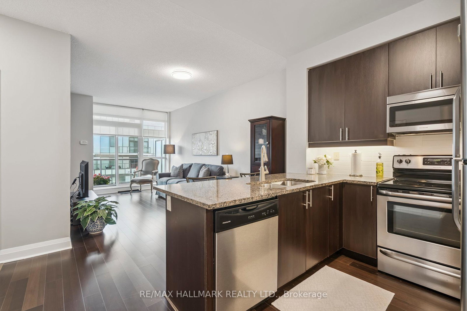 1185-the-queensway-etobicoke-ontario-w12261852