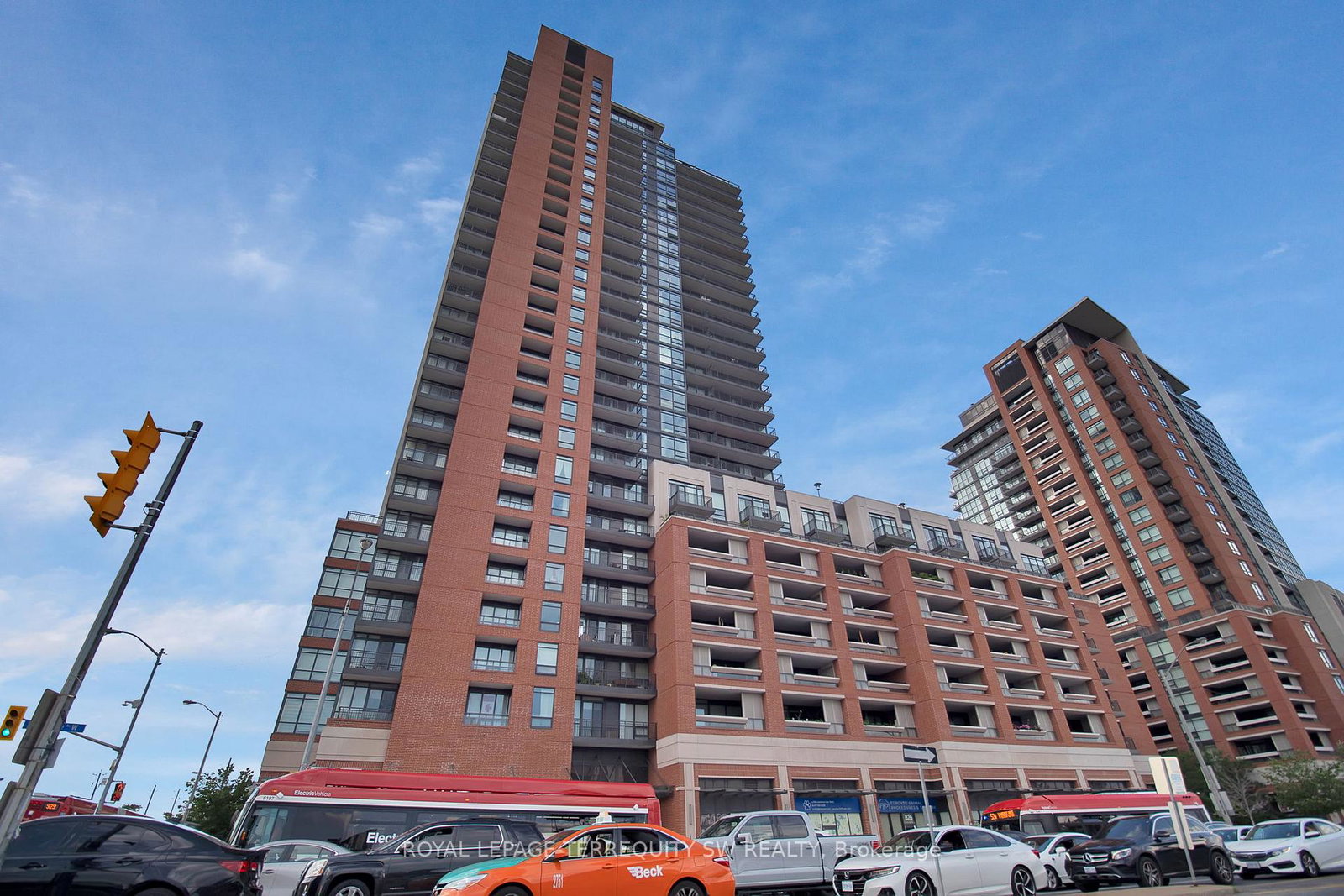 830-lawrence-avenue-w-north-york-ontario-w12262024