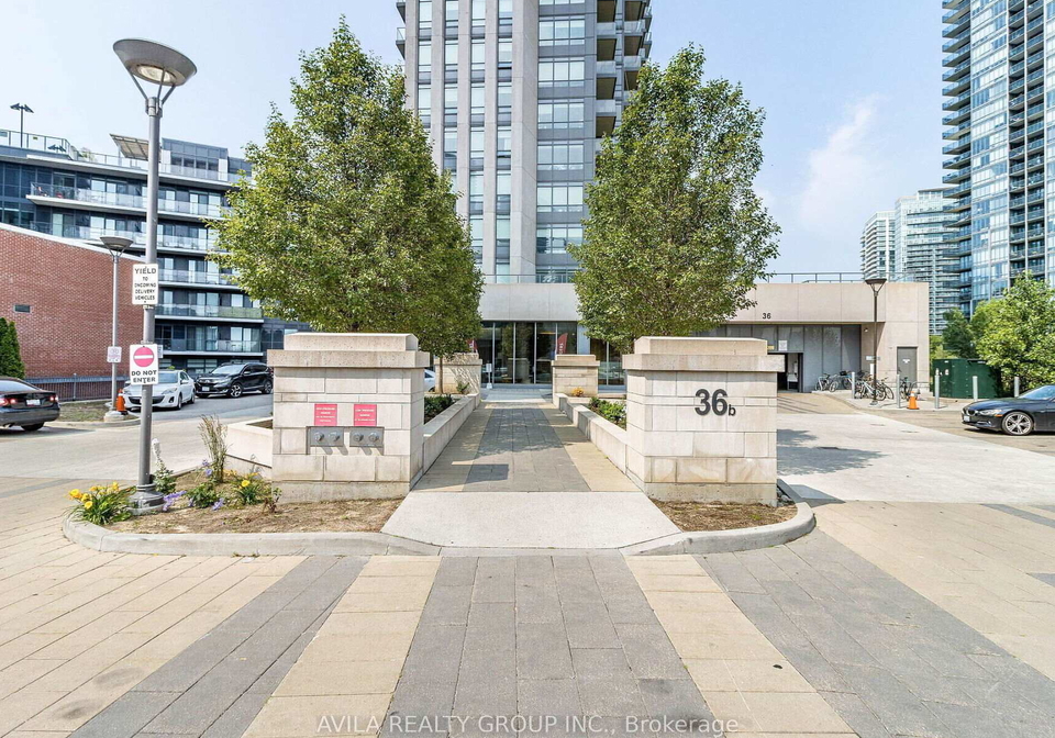 36-park-lawn-road-etobicoke-ontario-w12262177