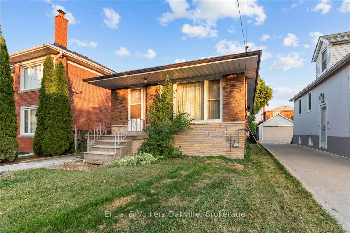 939-glencairn-avenue-north-york-ontario-w12262387