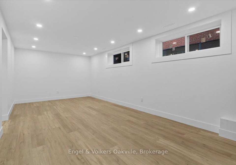 939-glencairn-avenue-north-york-ontario-w12262387
