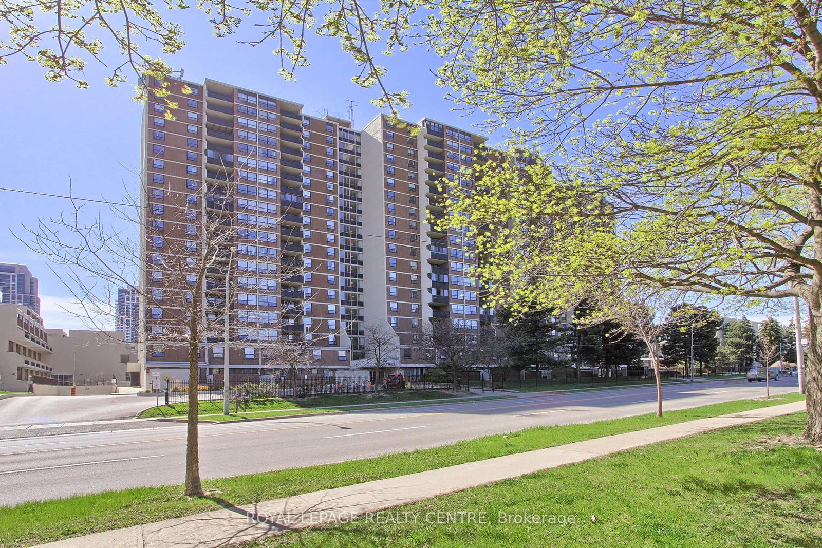 362-the-east-mall-etobicoke-ontario-w12262446