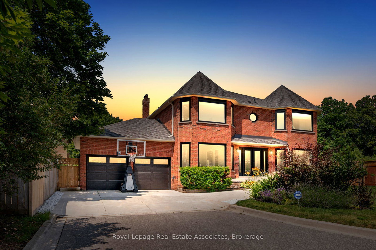 3825-trelawny-circle-mississauga-ontario-w12262819