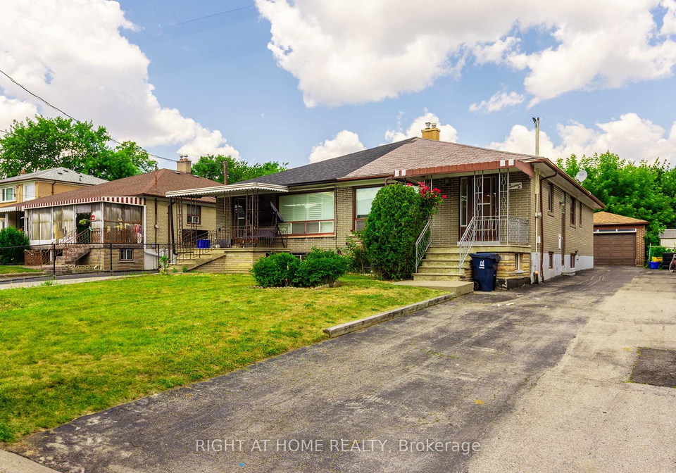 42-chalkfarm-drive-york-ontario-w12262937