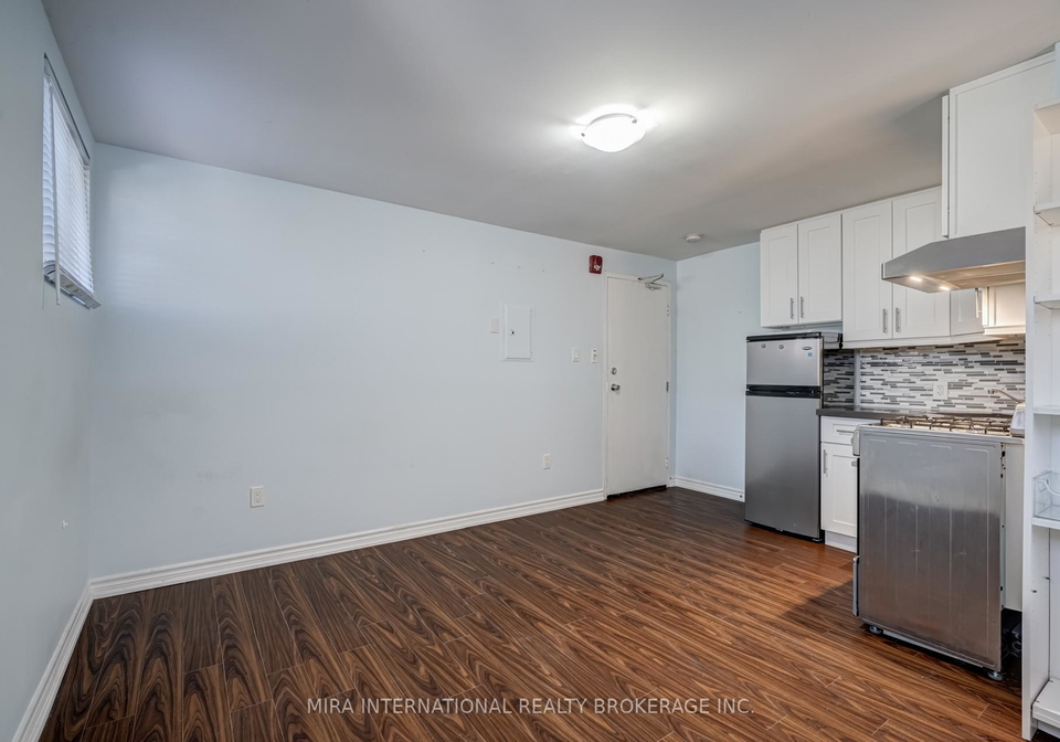 70-melbourne-avenue-toronto-ontario-w12263094