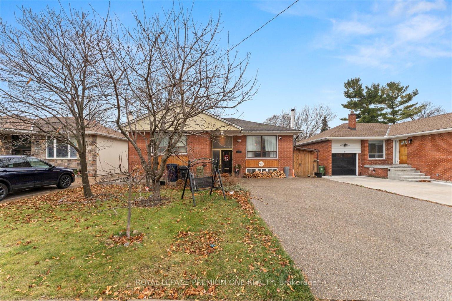 7-north-heights-road-etobicoke-ontario-w12263341