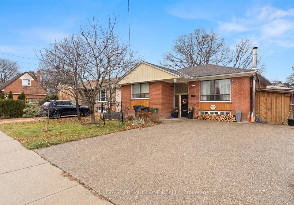 7-north-heights-road-etobicoke-ontario-w12263341