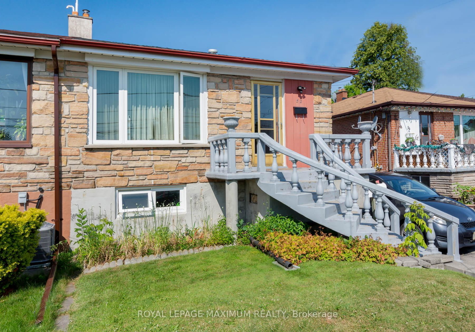 52-seacliff-boulevard-york-ontario-w12263897