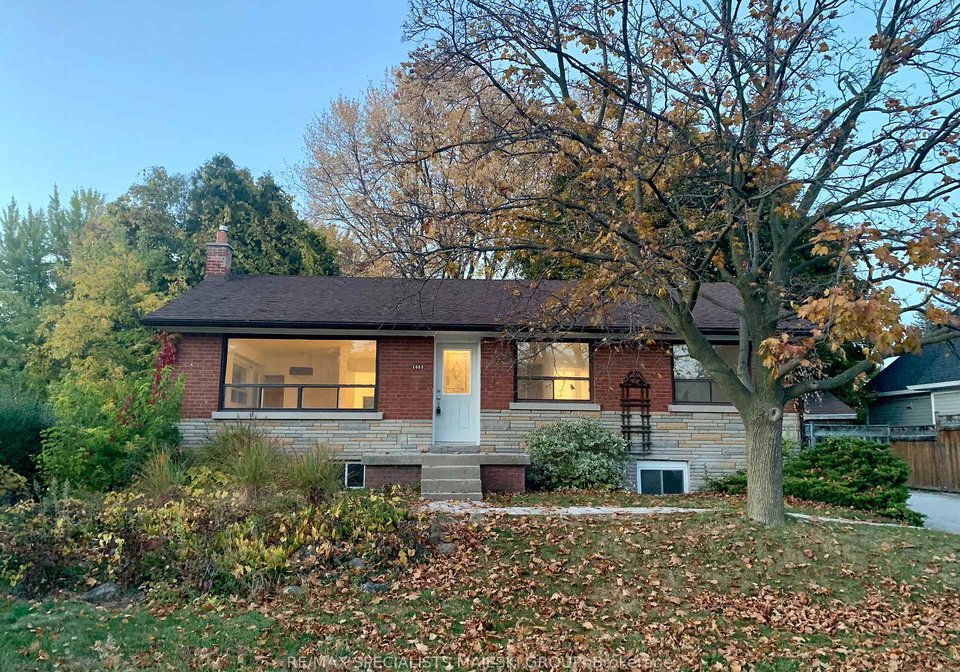 1083-bridge-road-oakville-ontario-w12264477