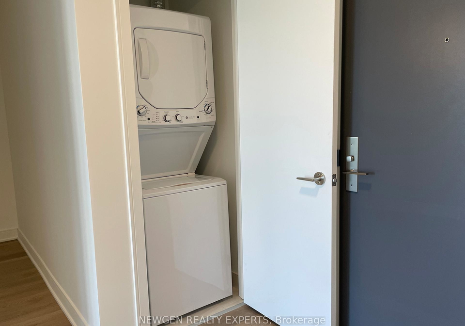 86-dundas-street-e-mississauga-ontario-w12265182