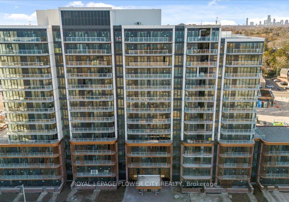220-missinnihe-way-mississauga-ontario-w12265440