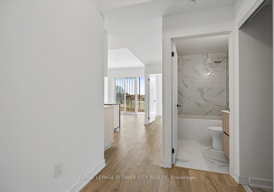 220-missinnihe-way-mississauga-ontario-w12265440