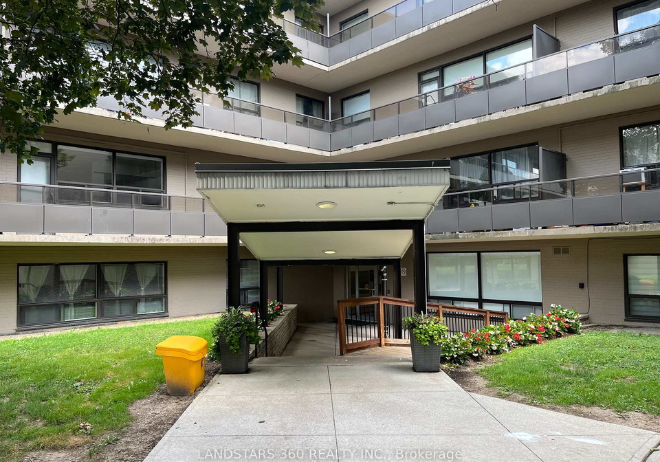 31-paxtonia-boulevard-york-ontario-w12265482
