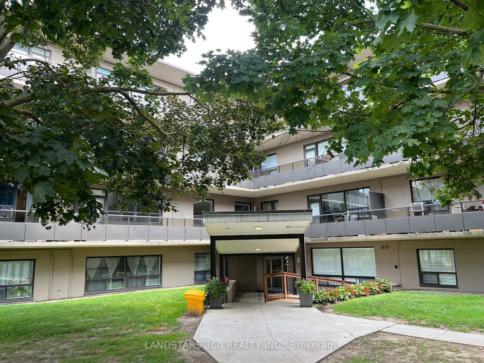 31-paxtonia-boulevard-york-ontario-w12265495