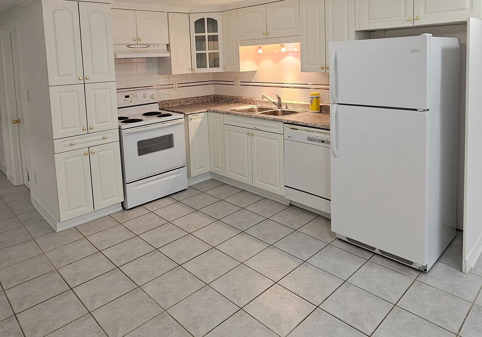8-garden-avenue-brampton-ontario-w12265700