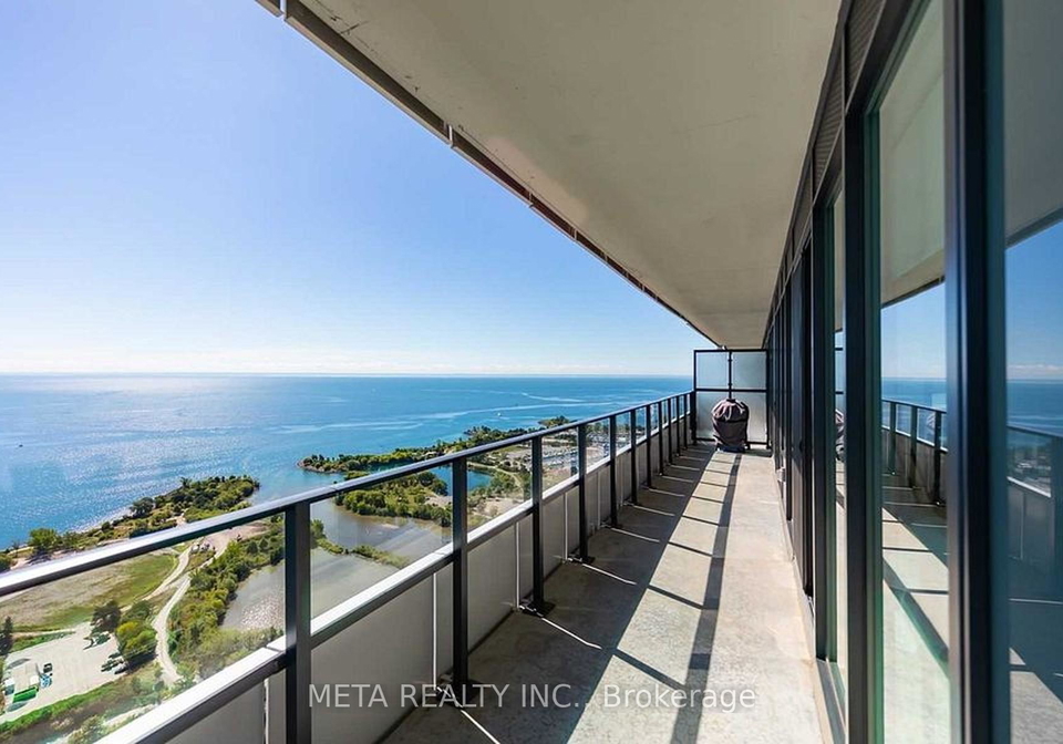 30-shore-breeze-drive-etobicoke-ontario-w12265710