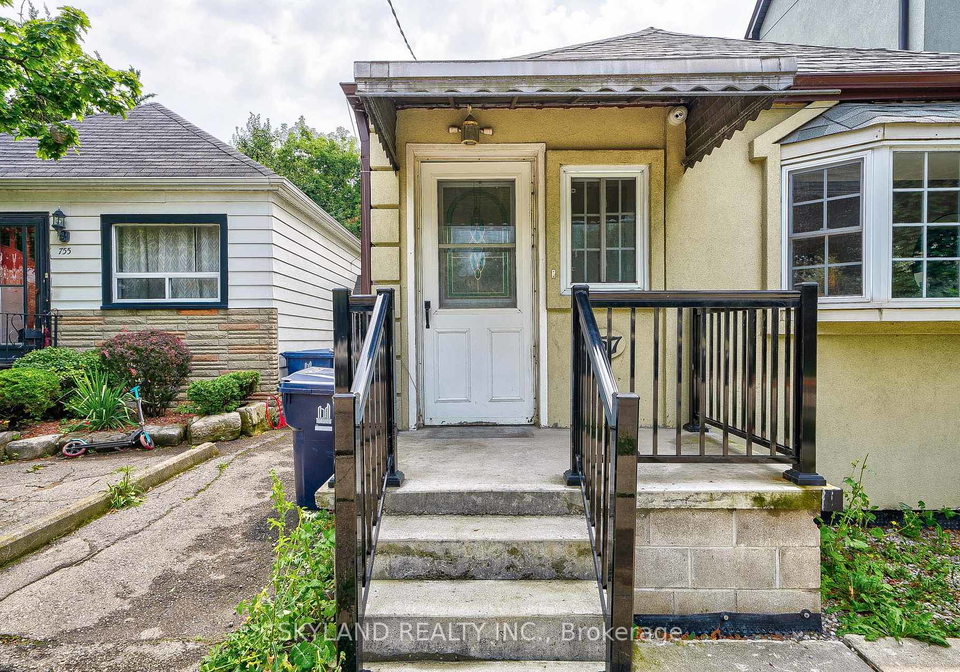 757-oxford-street-etobicoke-ontario-w12265828