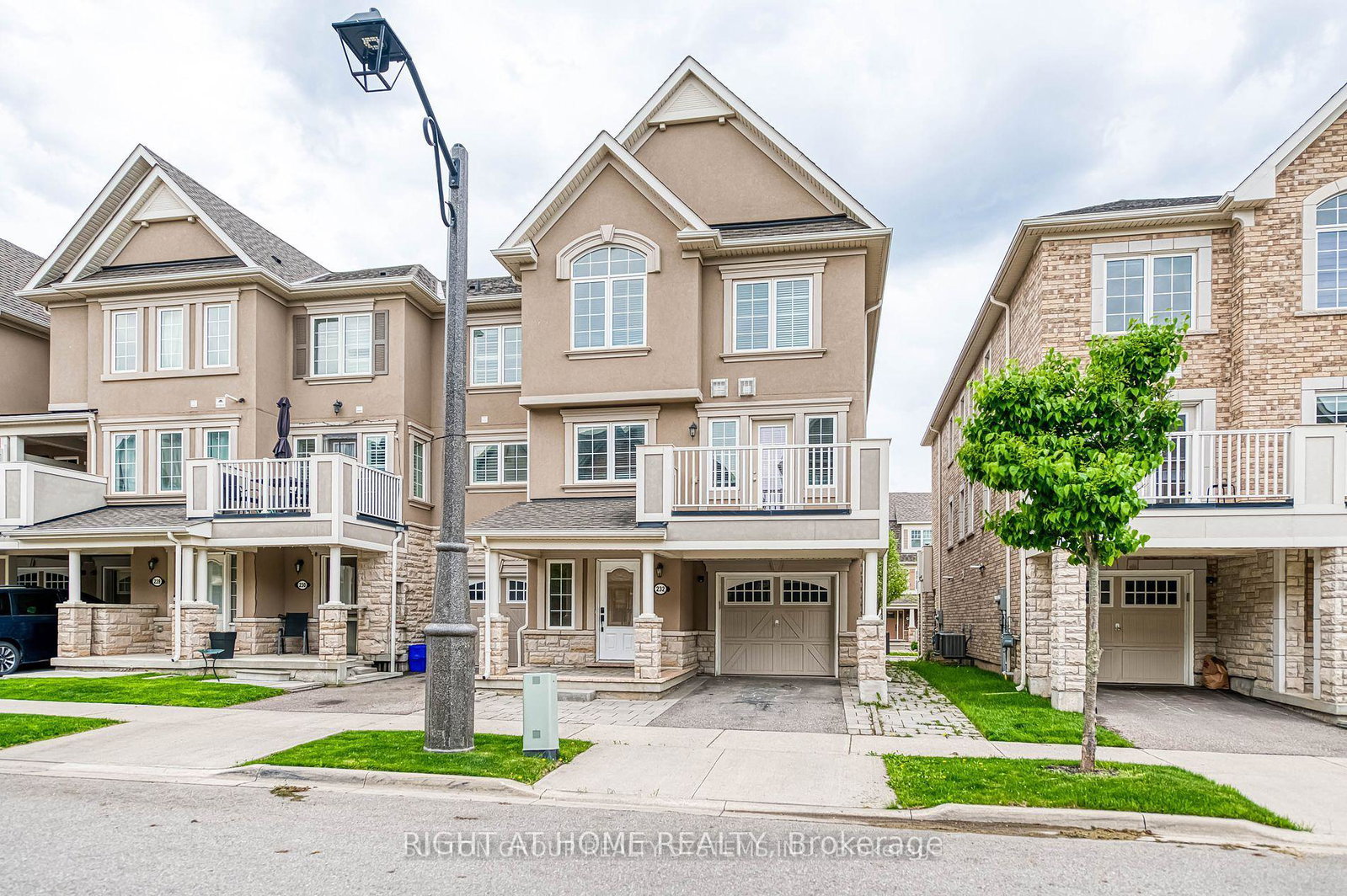 232-betsy-drive-oakville-ontario-w12265887