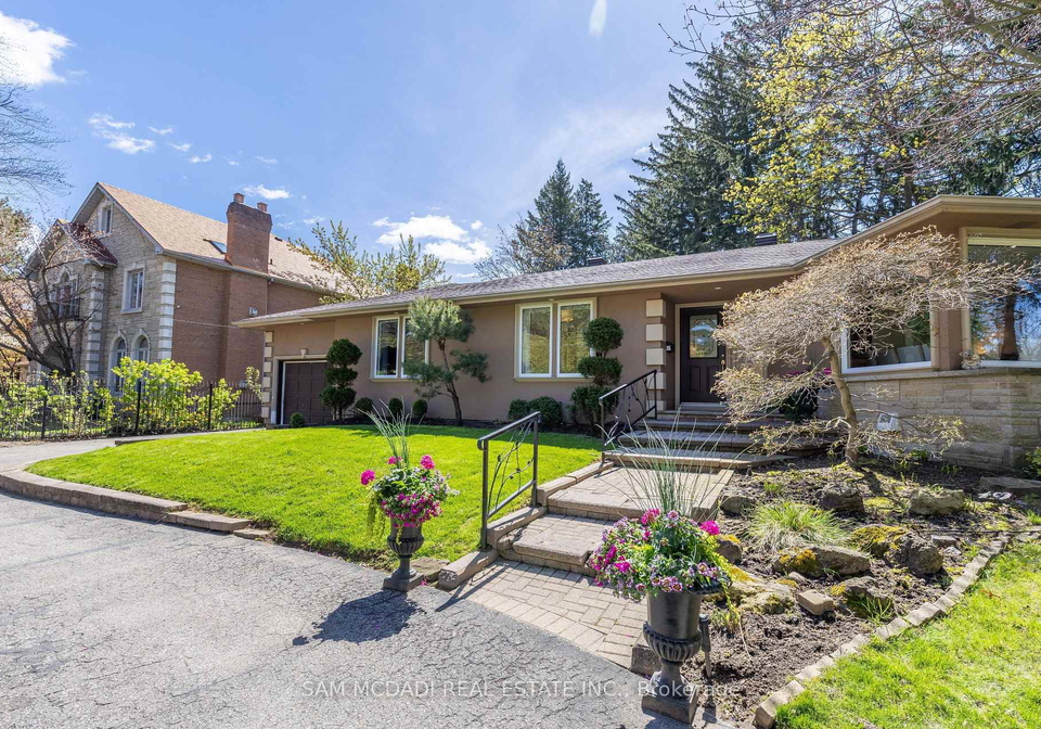 2196-road-mississauga-ontario-w12266044
