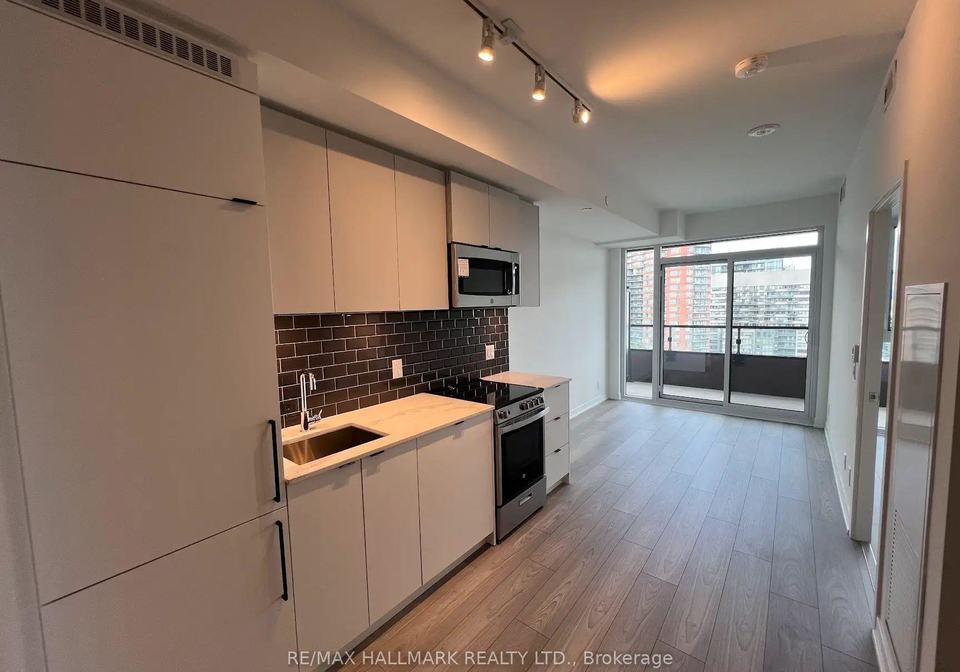 285-dufferrin-street-toronto-ontario-w12266711