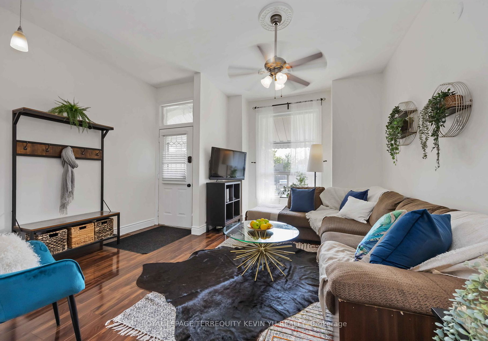 23-edwin-avenue-toronto-ontario-w12266783