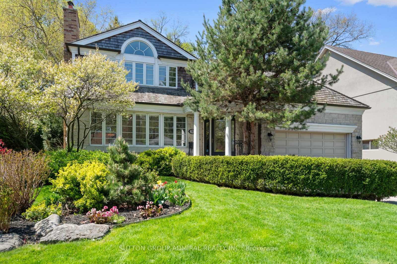 39-pinehurst-crescent-etobicoke-ontario-w12266961