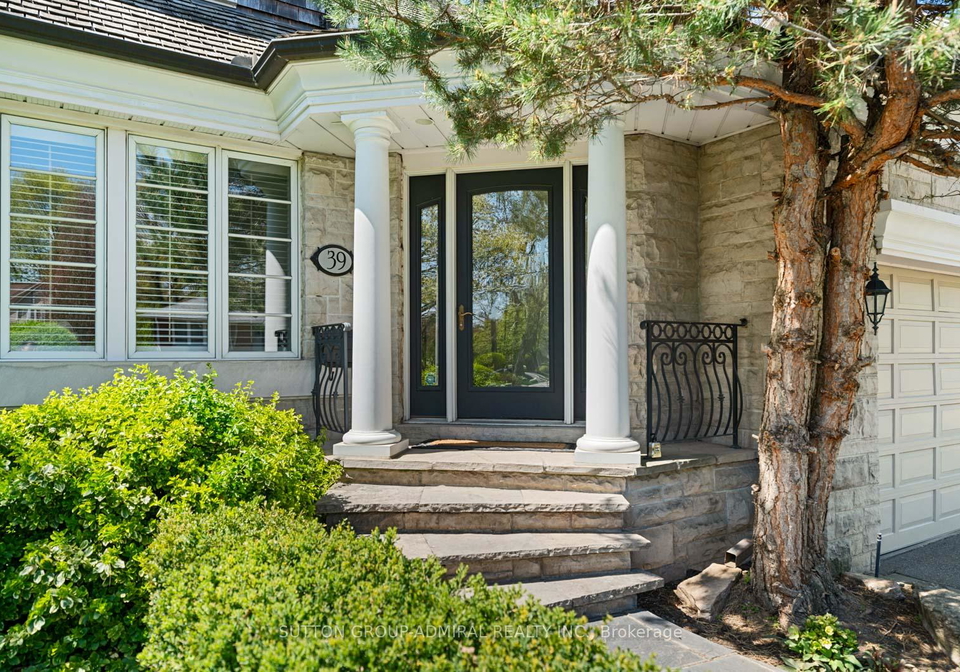 39-pinehurst-crescent-etobicoke-ontario-w12266961