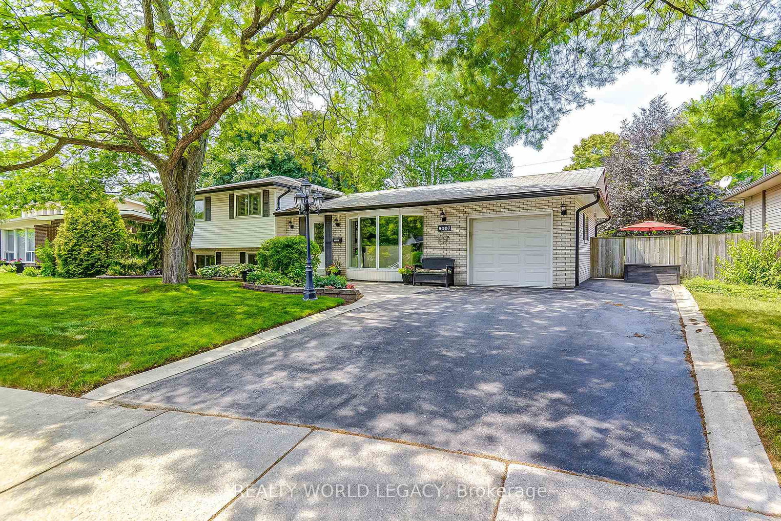 5107-spruce-avenue-burlington-ontario-w12267317