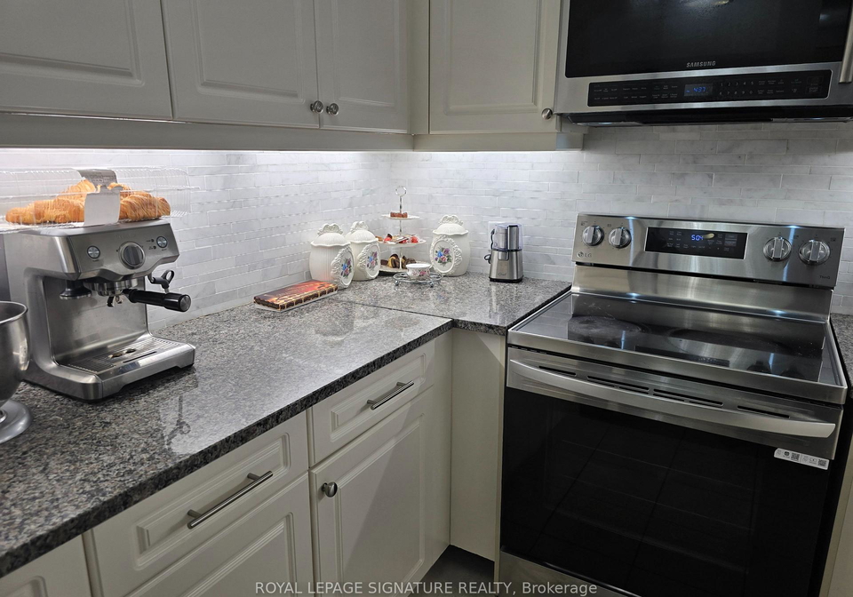 216-oak-park-boulevard-oakville-ontario-w12267328