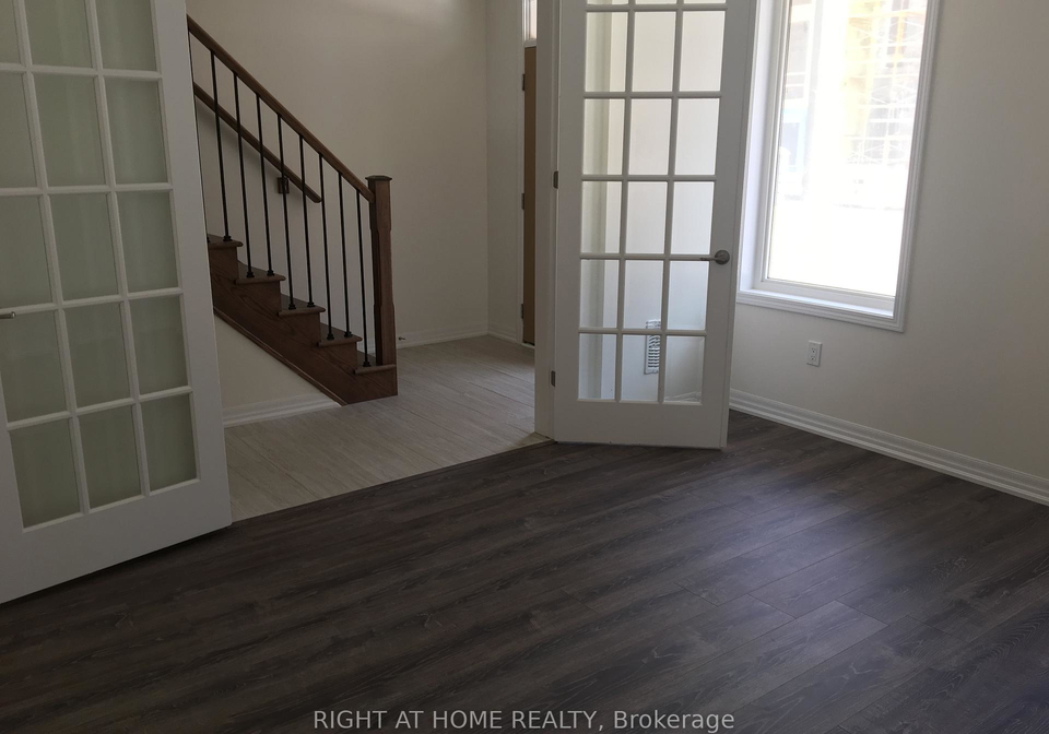 3021-creekshore-common-oakville-ontario-w12267657