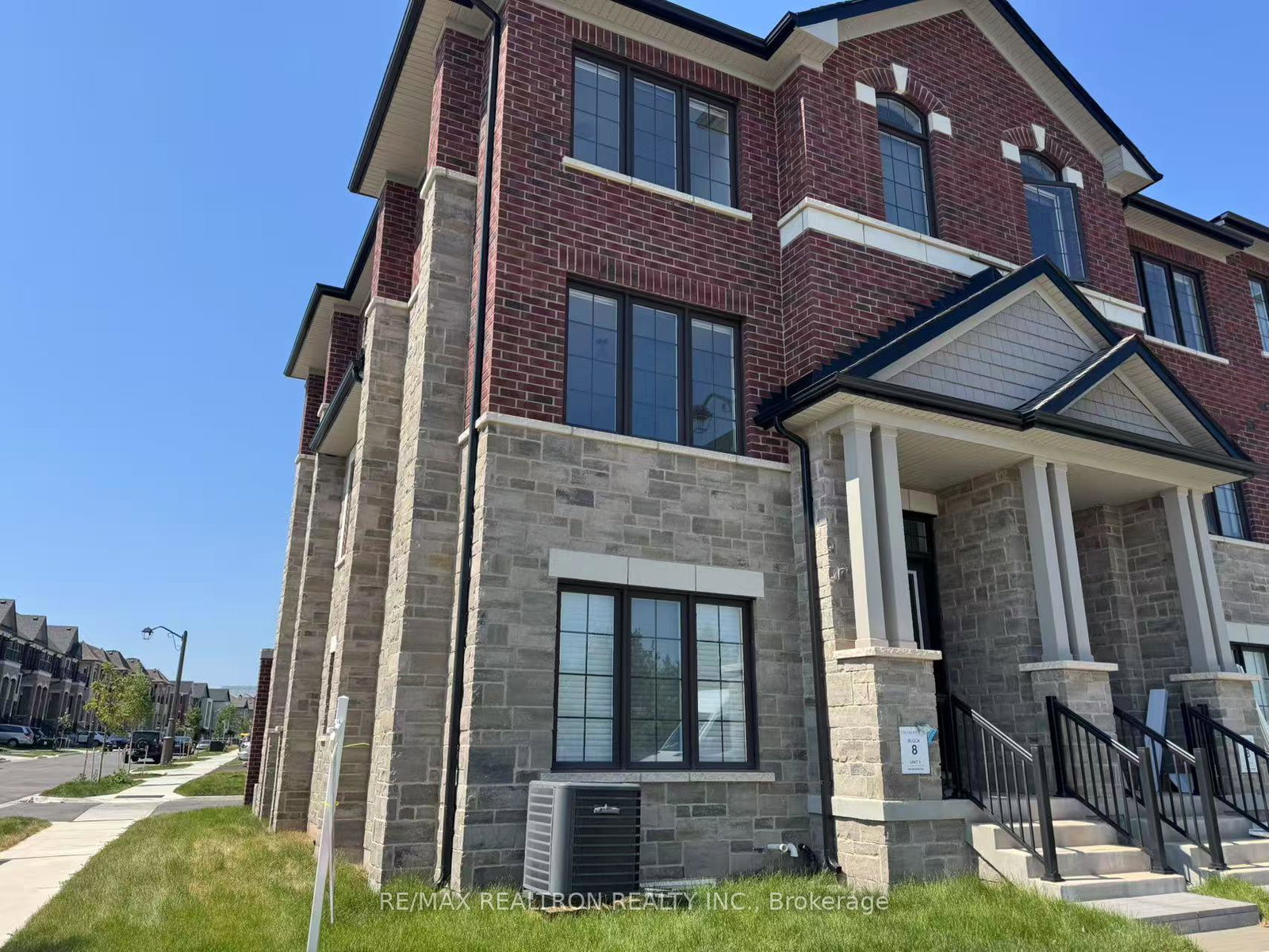 3060-harasym-trail-oakville-ontario-w12267711