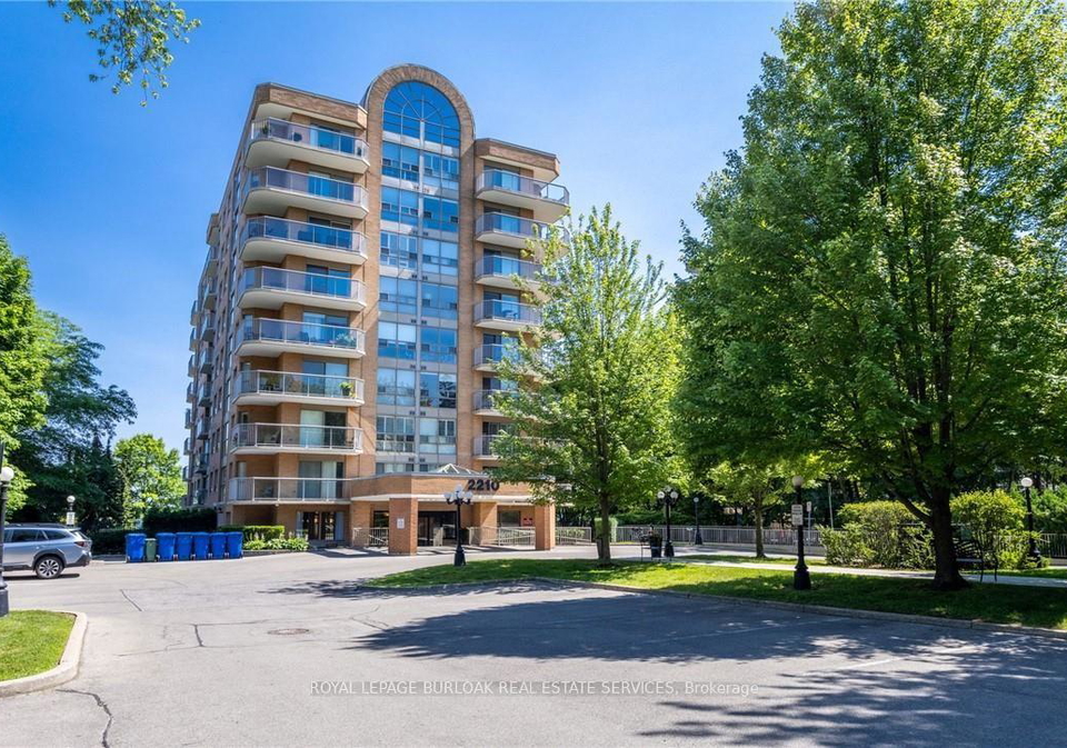2210-lakeshore-road-burlington-ontario-w12268663
