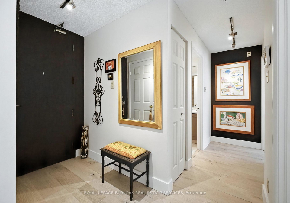 2210-lakeshore-road-burlington-ontario-w12268663