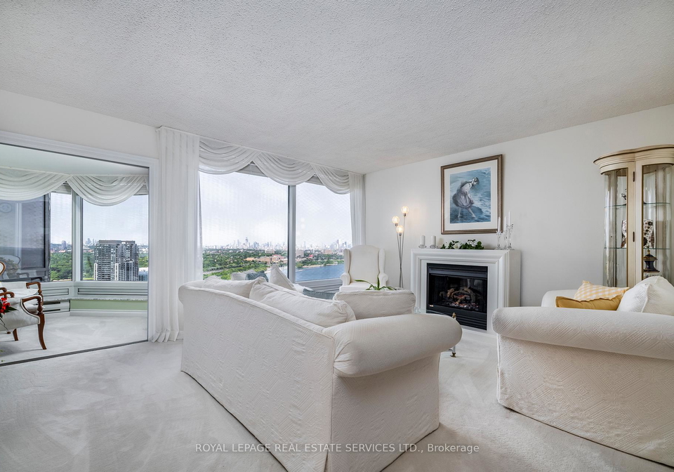 1-palace-pier-court-etobicoke-ontario-w12269305