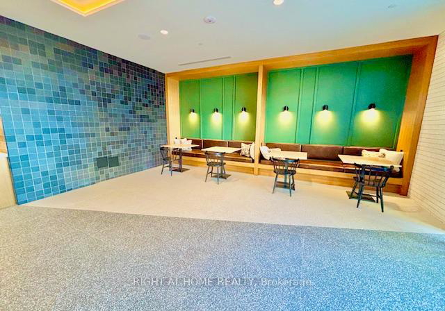 2495-eglinton-avenue-w-mississauga-ontario-w12269422